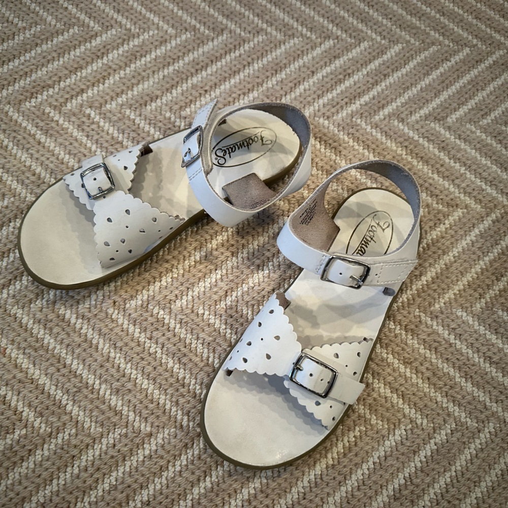 Footmates Ariel Sandal in White Size 1
